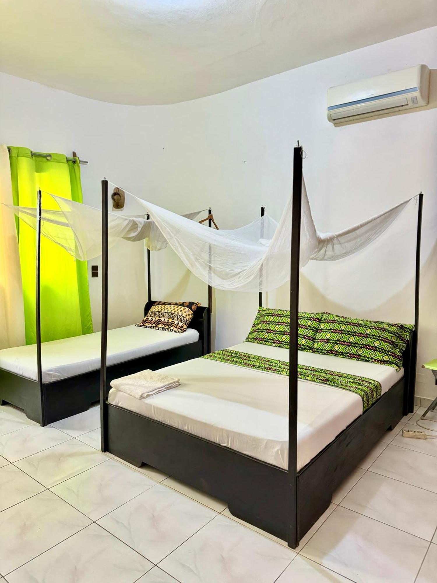 Guesthouse Cocotiers Cotonou Exteriör bild