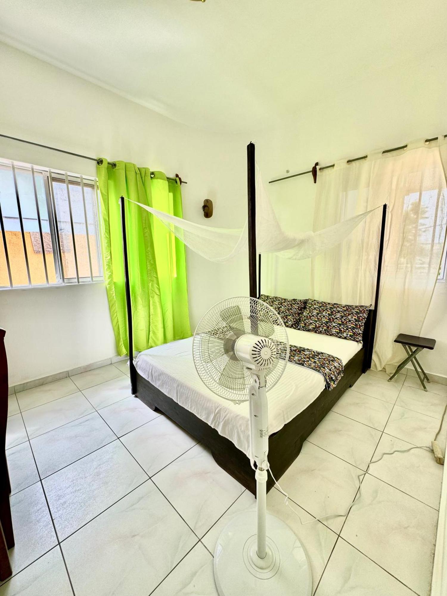 Guesthouse Cocotiers Cotonou Exteriör bild