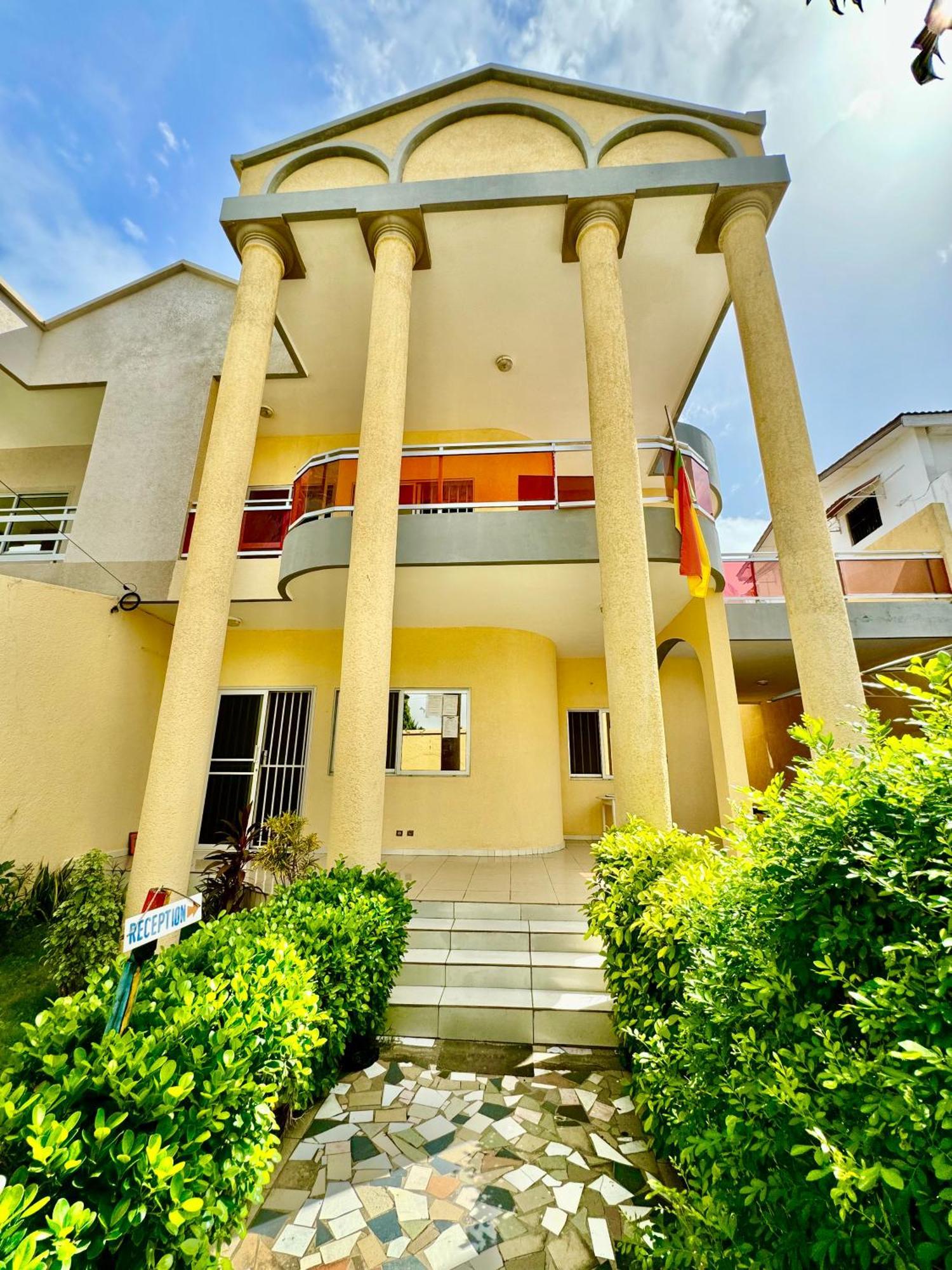 Guesthouse Cocotiers Cotonou Exteriör bild
