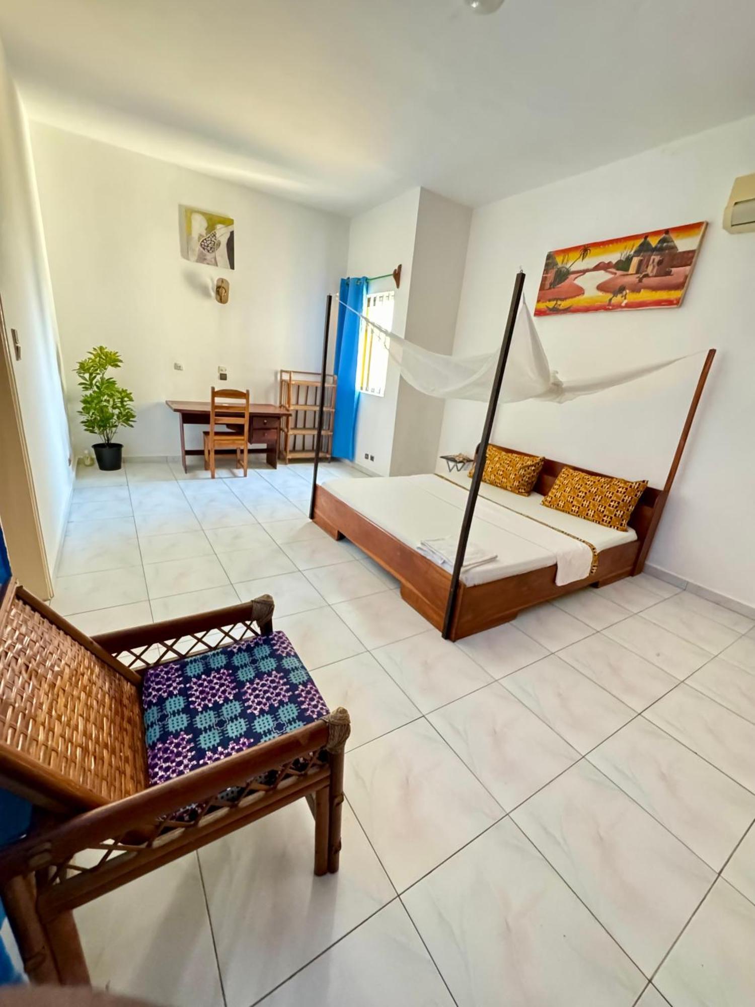 Guesthouse Cocotiers Cotonou Exteriör bild