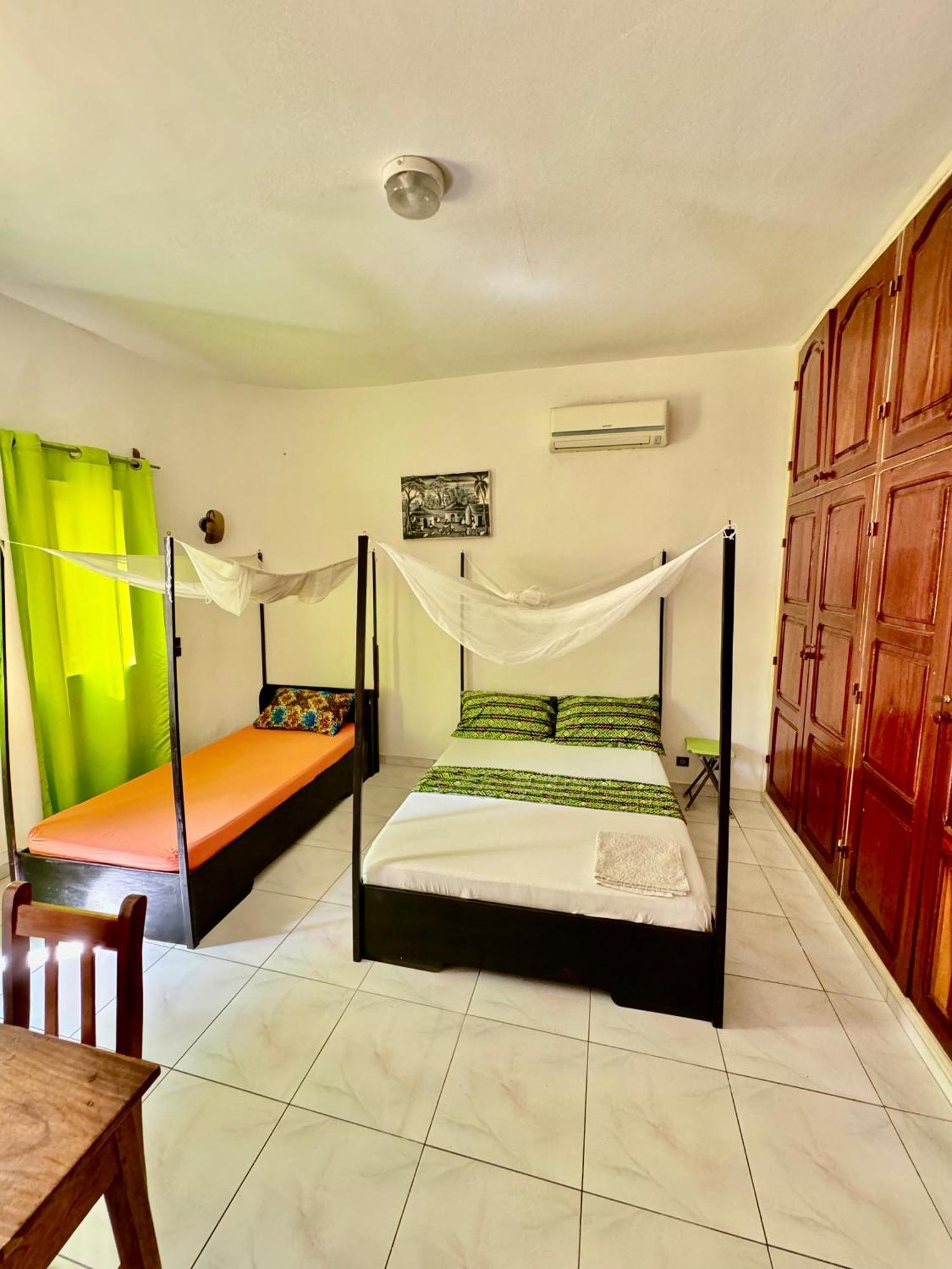 Guesthouse Cocotiers Cotonou Exteriör bild