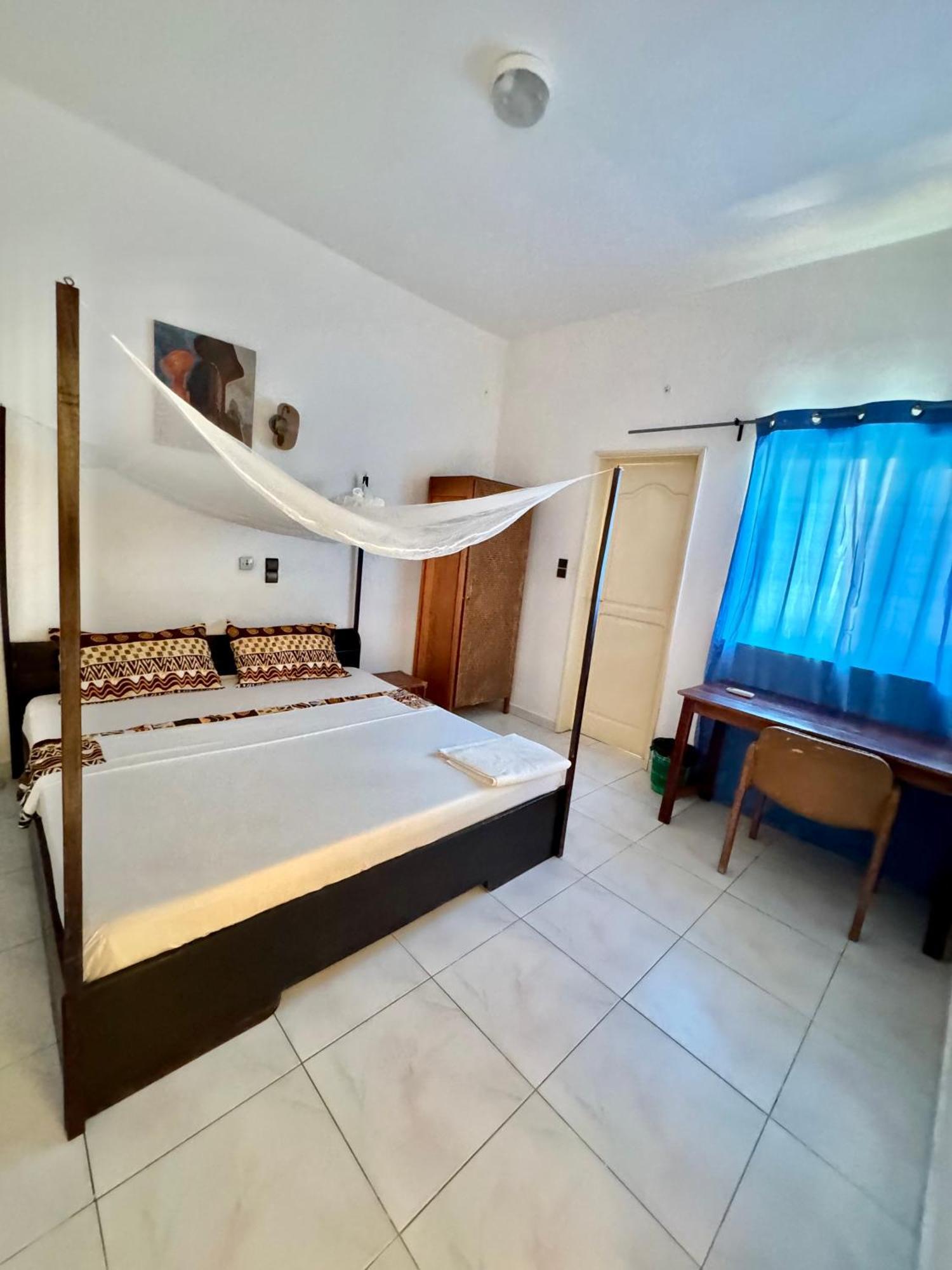 Guesthouse Cocotiers Cotonou Exteriör bild