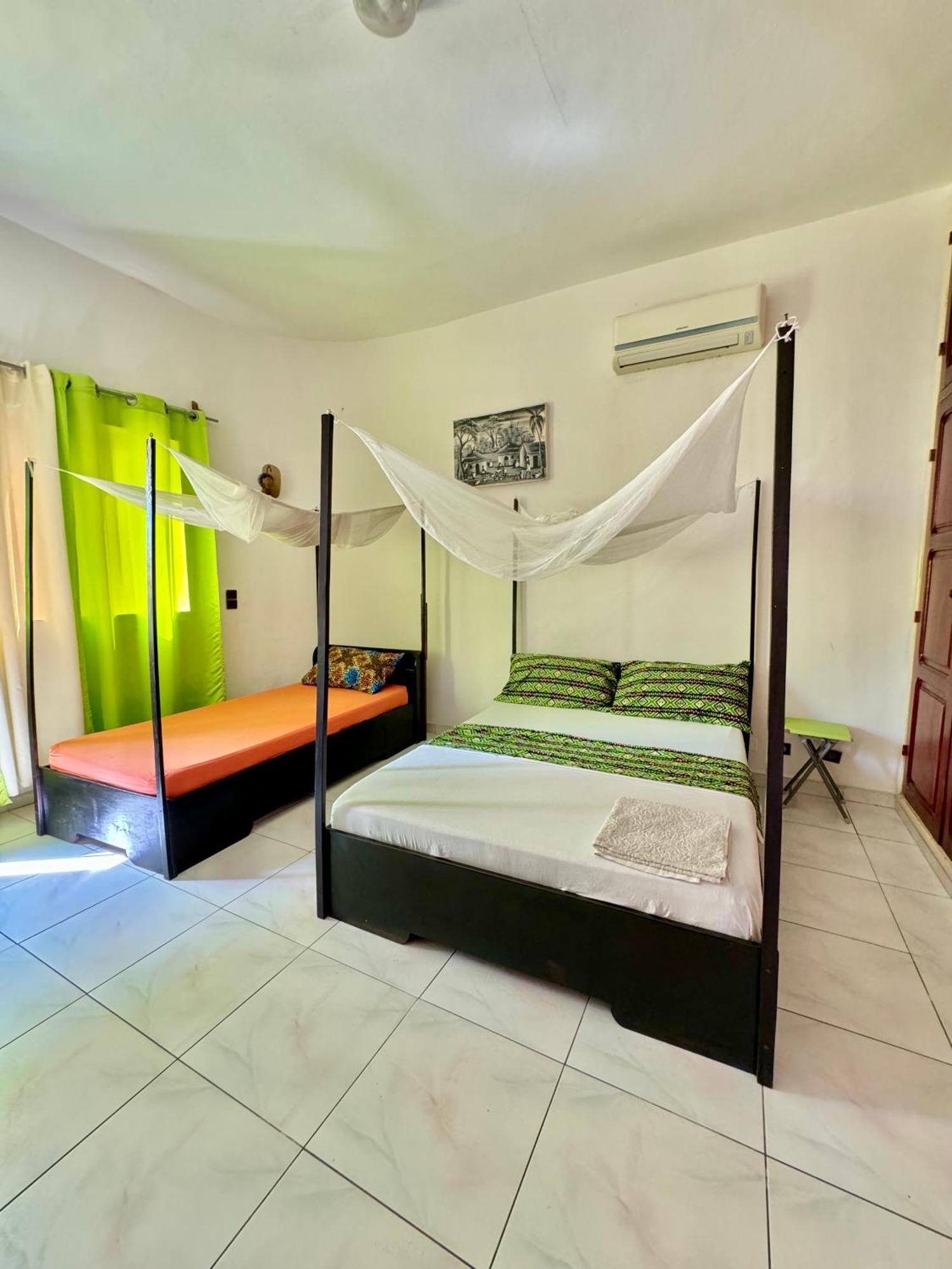 Guesthouse Cocotiers Cotonou Exteriör bild