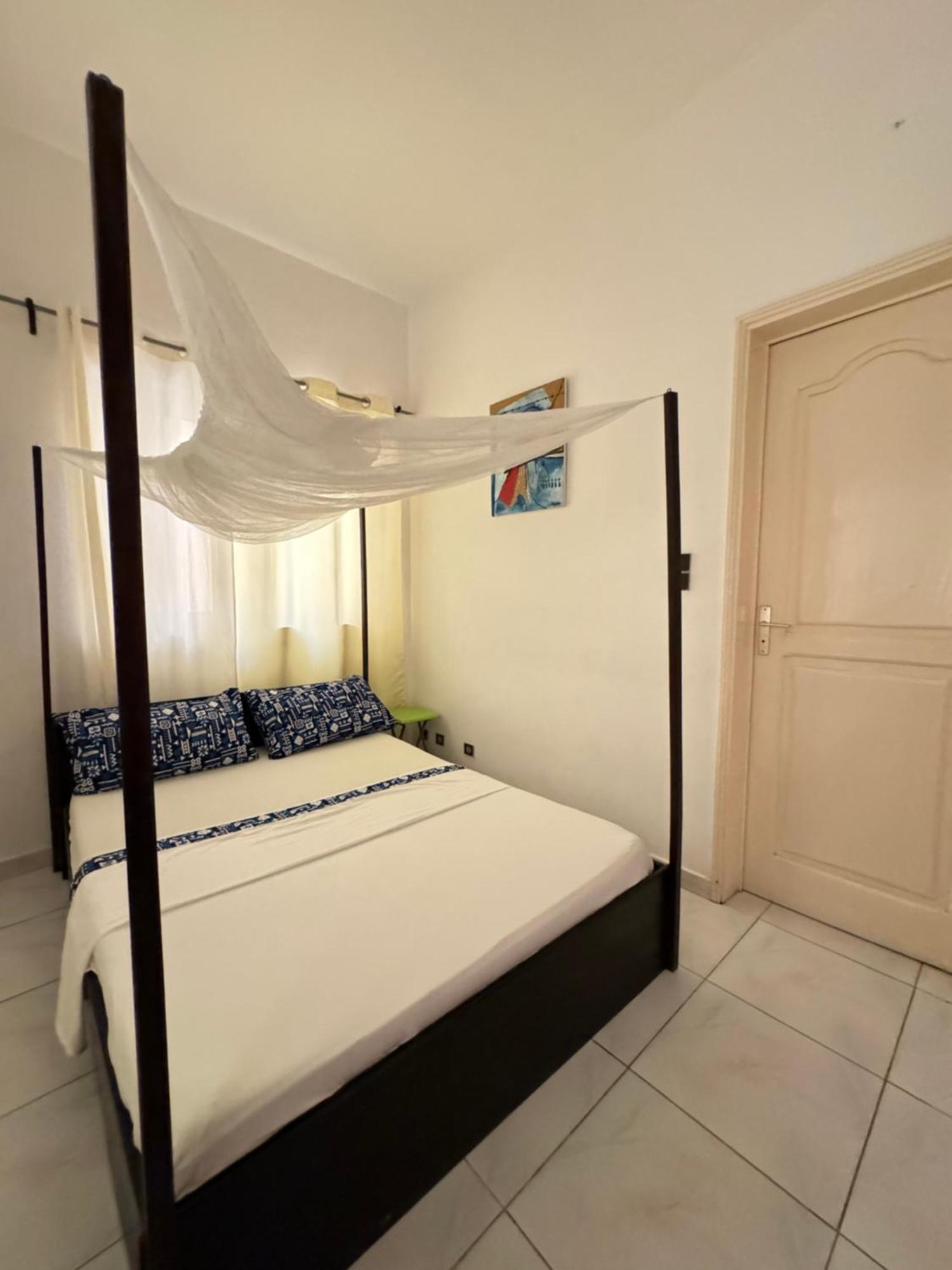 Guesthouse Cocotiers Cotonou Exteriör bild