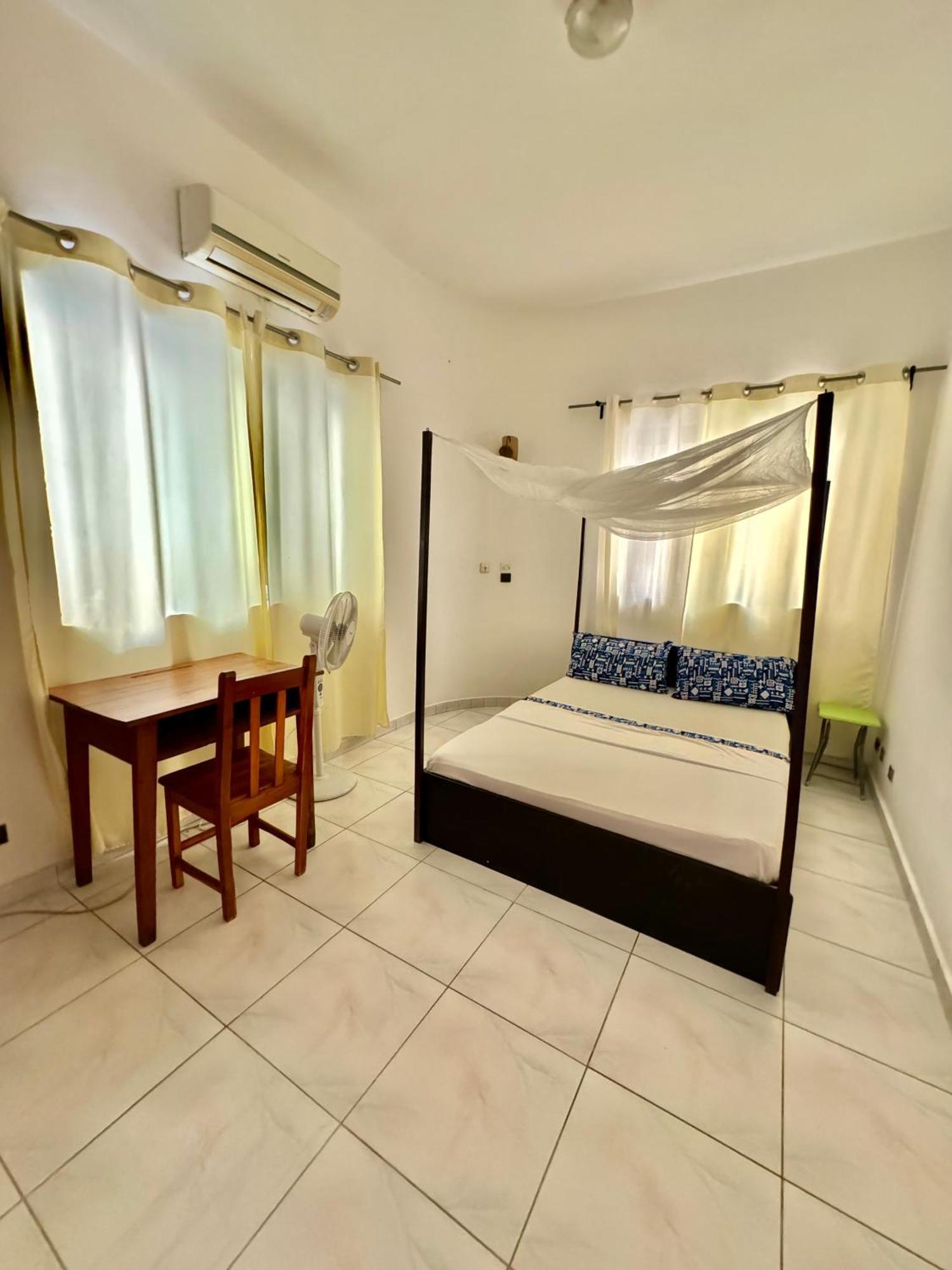 Guesthouse Cocotiers Cotonou Exteriör bild