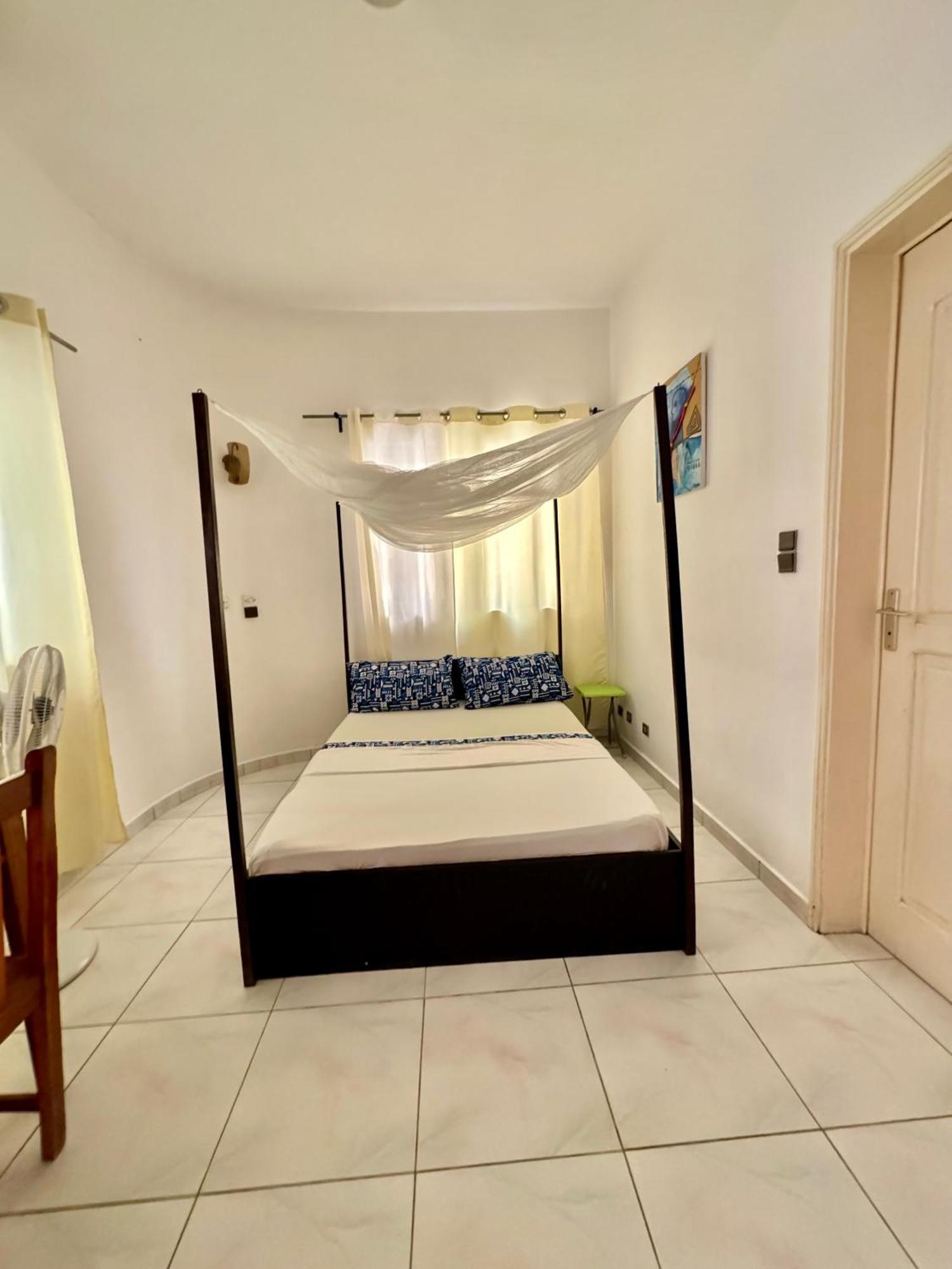 Guesthouse Cocotiers Cotonou Exteriör bild